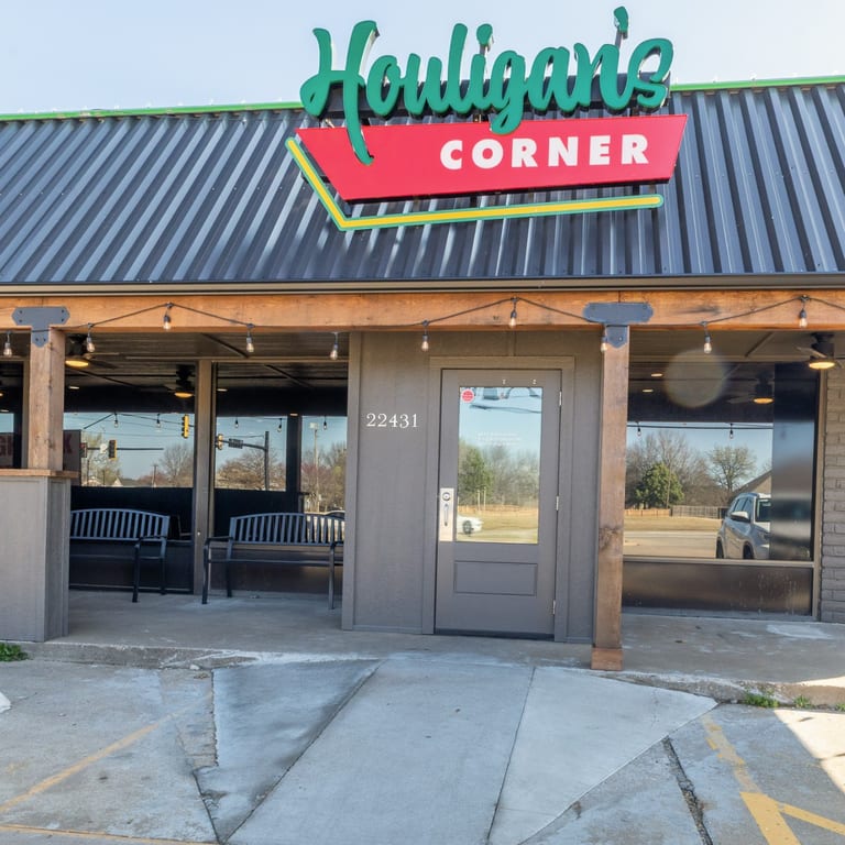 Welcome to Houligan’s Corner